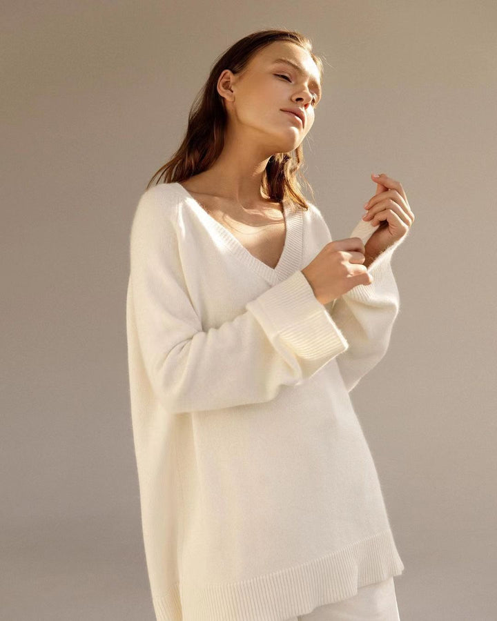Luxe Soft V-Neck Wool Sweater NIVS0126