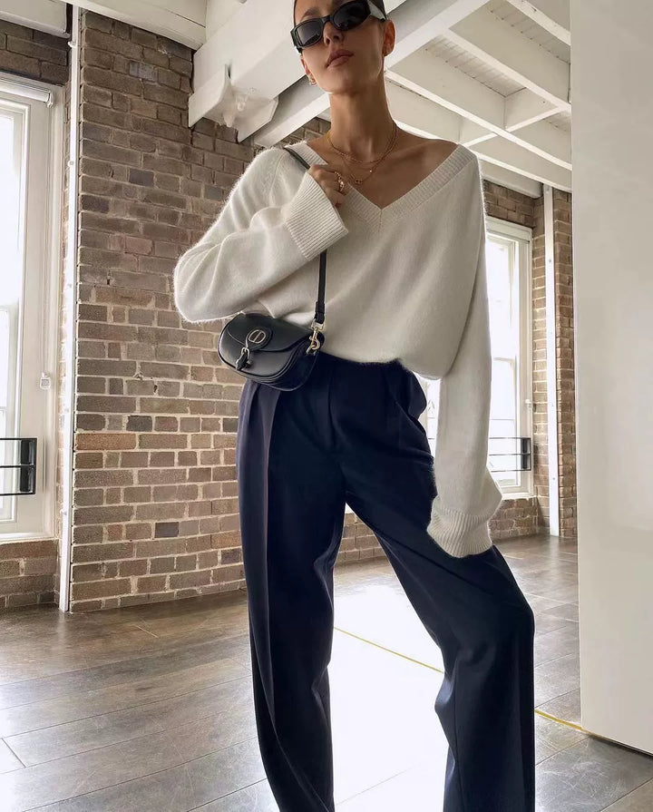 Luxe Soft V-Neck Wool Sweater NIVS0126