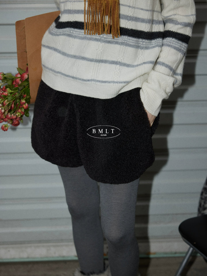 BMLT [Snow Rock White Qiao] Autumn and Winter Korean thickened elastic waist slacks versatile lambswool warm high-waisted shorts