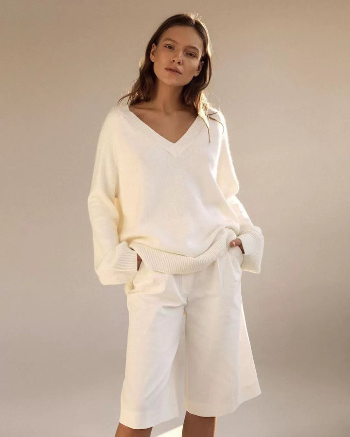 Luxe Soft V-Neck Wool Sweater NIVS0126