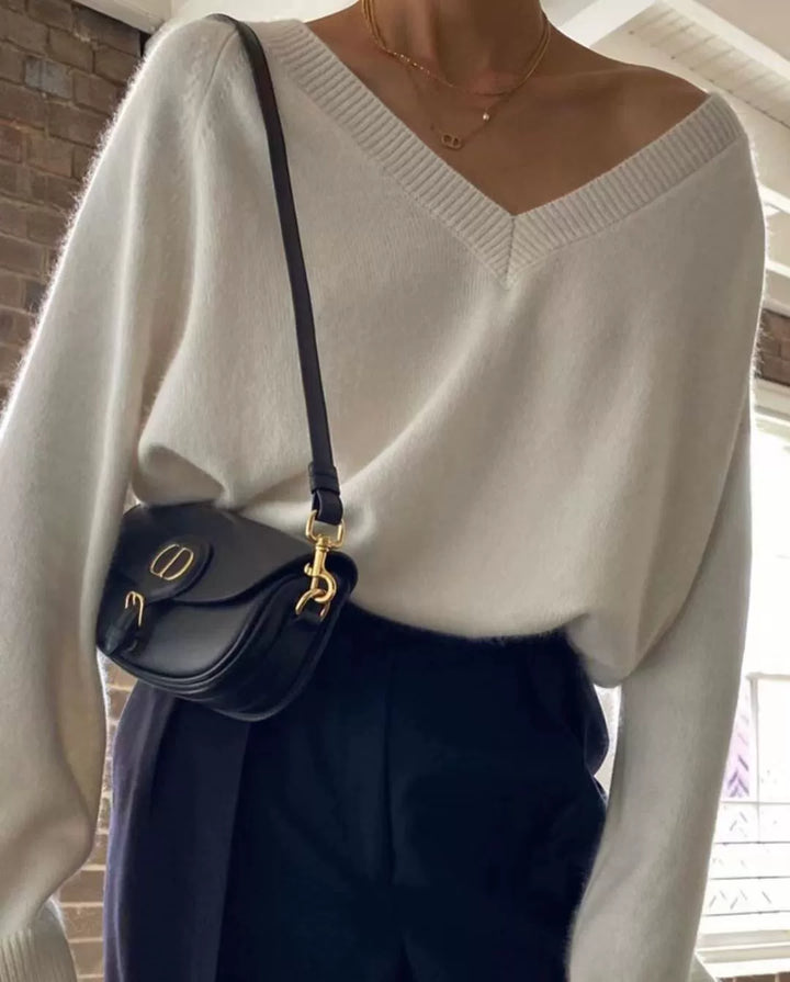 Luxe Soft V-Neck Wool Sweater NIVS0126