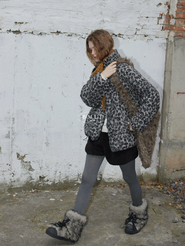 BMLT [Snow Rock White Qiao] Autumn and Winter Korean thickened elastic waist slacks versatile lambswool warm high-waisted shorts