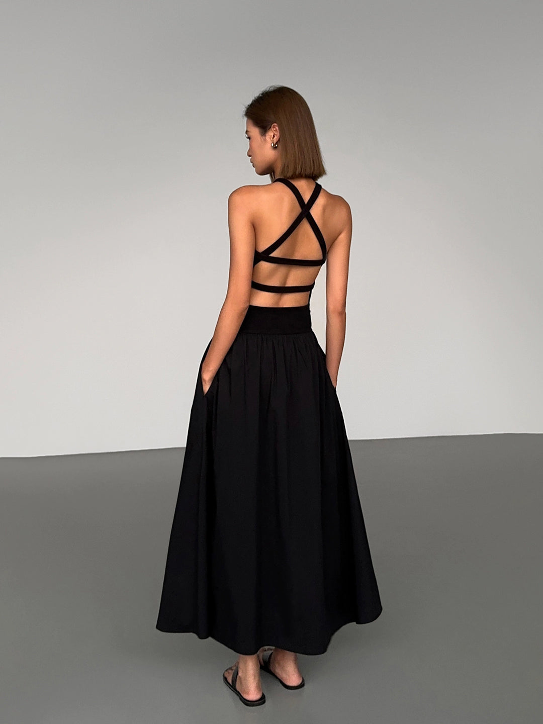 Luxe Crossover Backless Maxi Dress OUMD0247