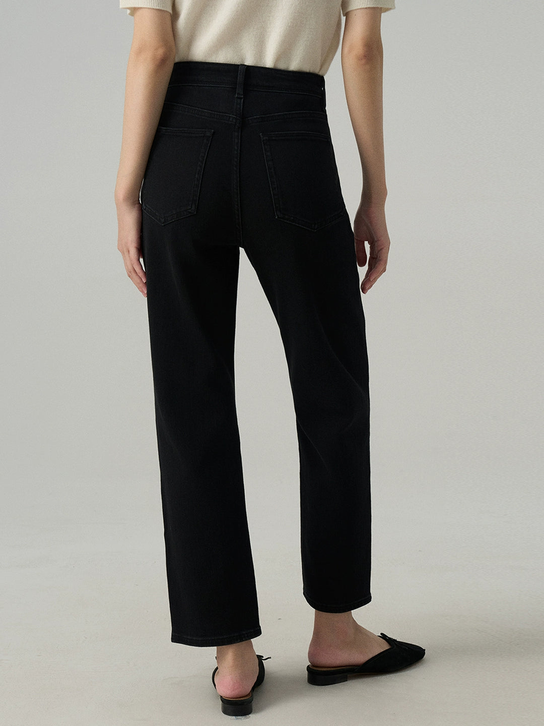 Classic Black Straight-Leg Jeans SSSJ0048
