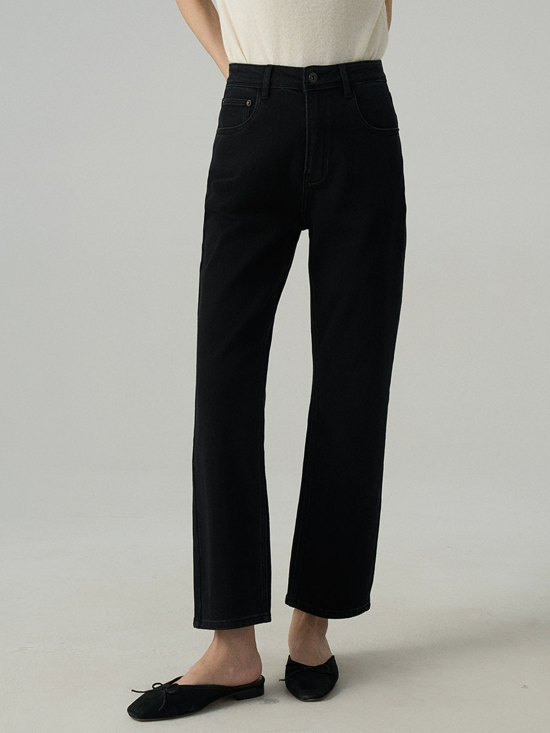 Classic Black Straight-Leg Jeans SSSJ0048