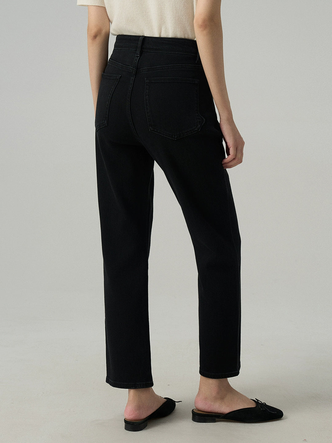 Classic Black Straight-Leg Jeans SSSJ0048