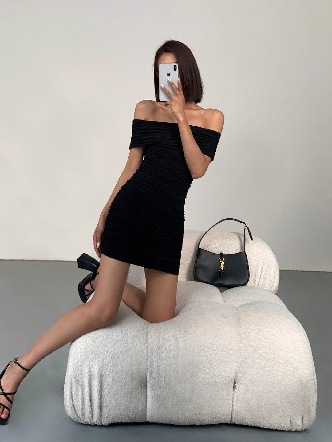 Noir Ripple Off-Shoulder Dress OUOD0239