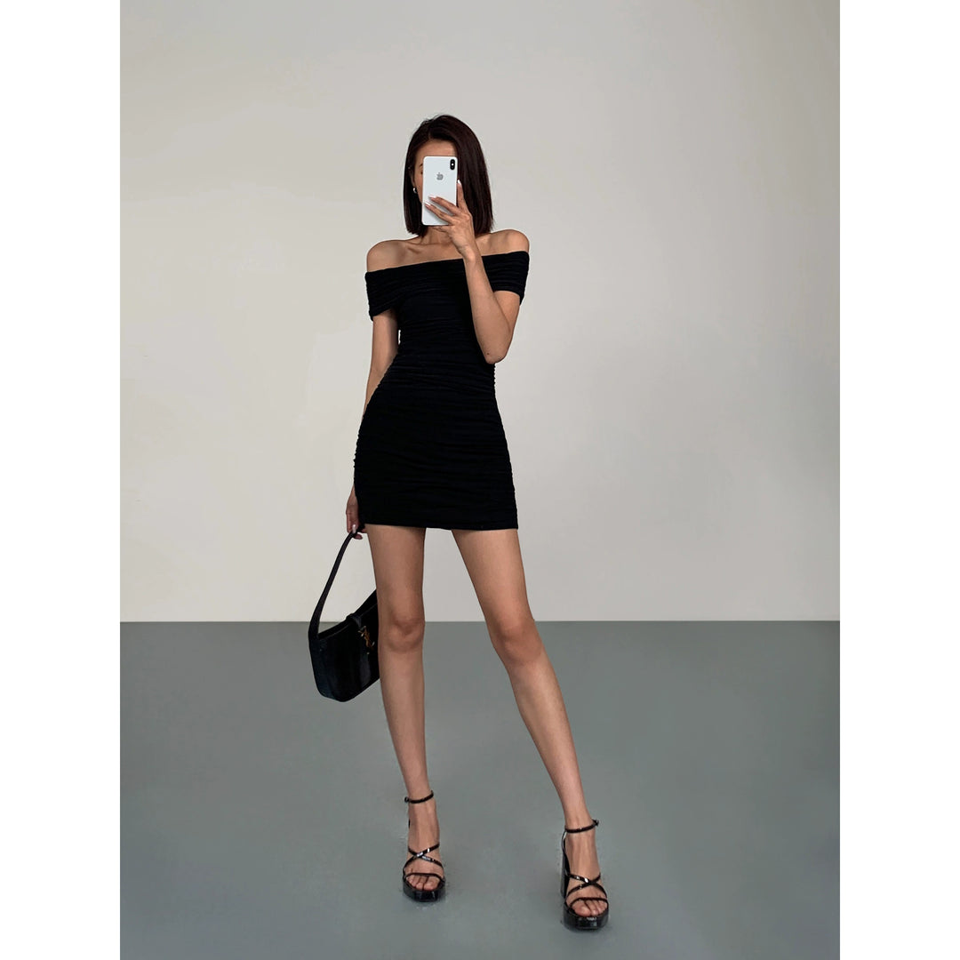AMERI UND VELOUR OFF SHOULDER DRESS 黒 Off Shoulder V Neck Dress – Catherine Regehr